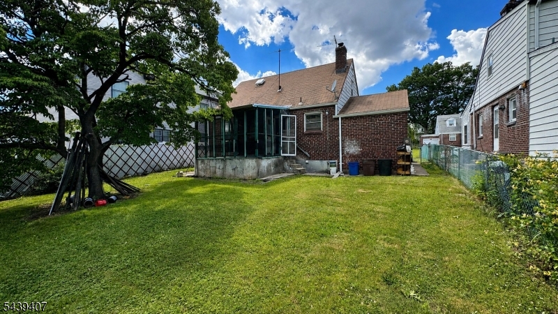 14 Madison St