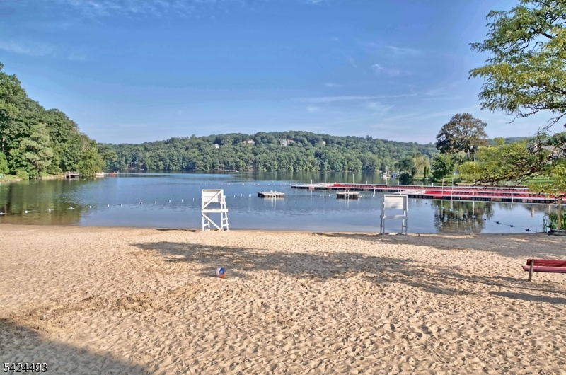 142 Valley View Dr