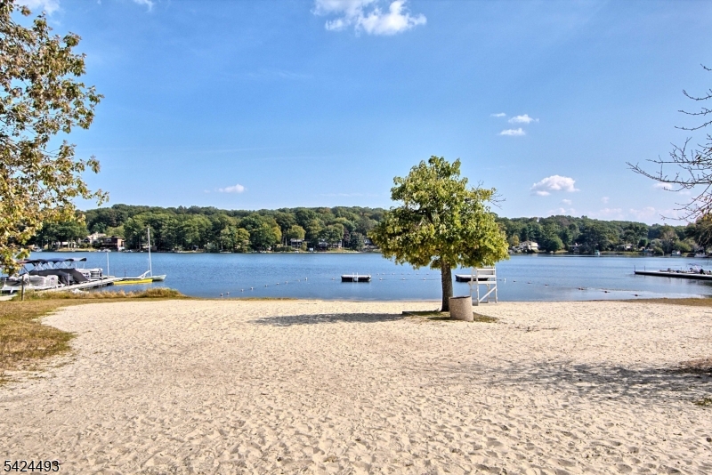 142 Valley View Dr