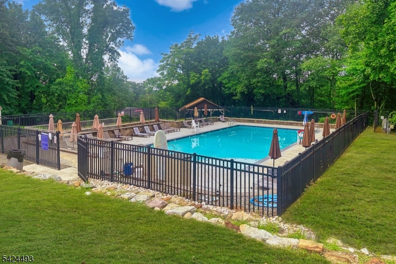 142 Valley View Dr