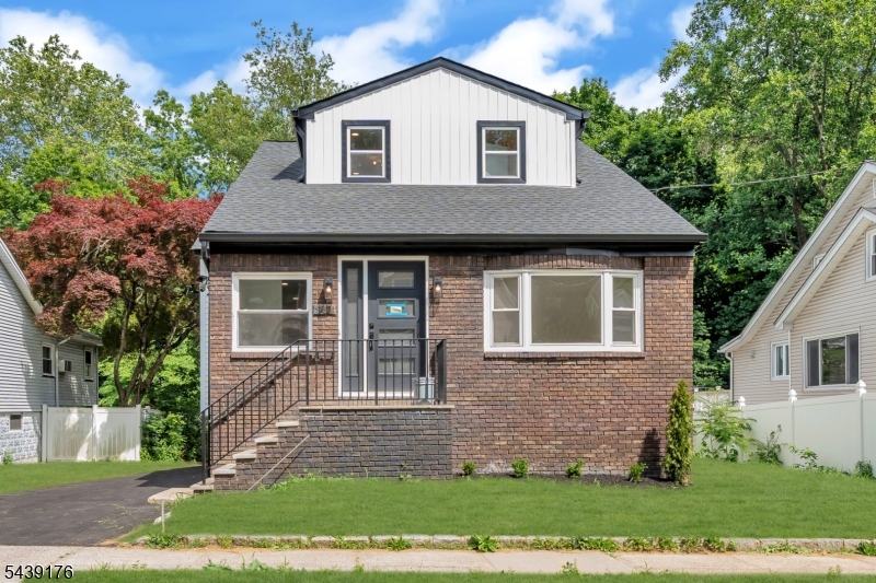 951 Grandview Ave