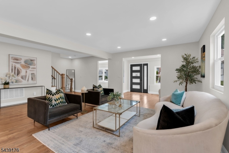 951 Grandview Ave