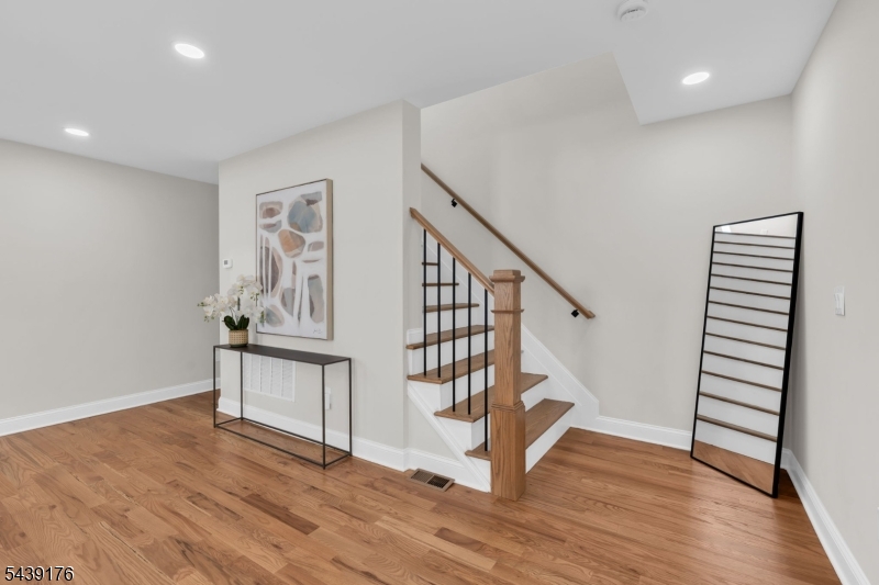 951 Grandview Ave