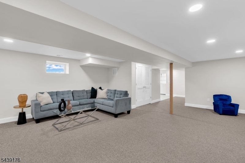 951 Grandview Ave