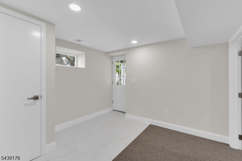 951 Grandview Ave