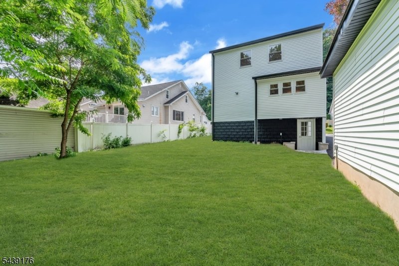 951 Grandview Ave