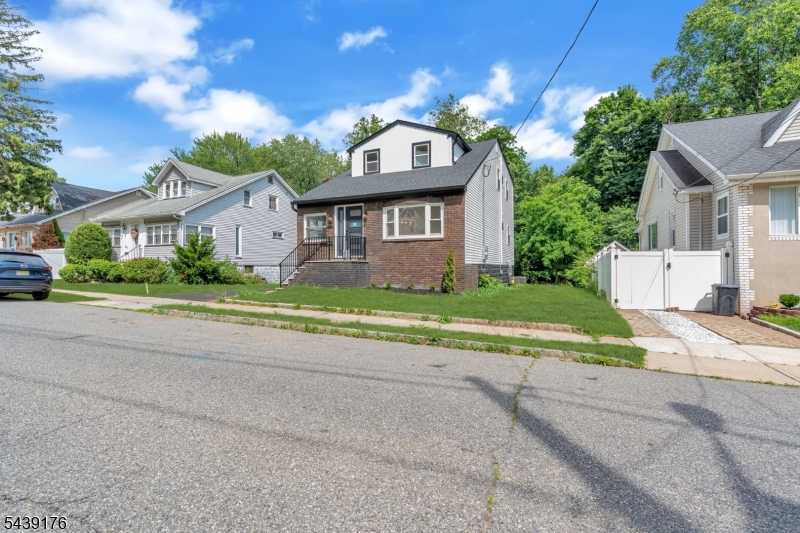 951 Grandview Ave