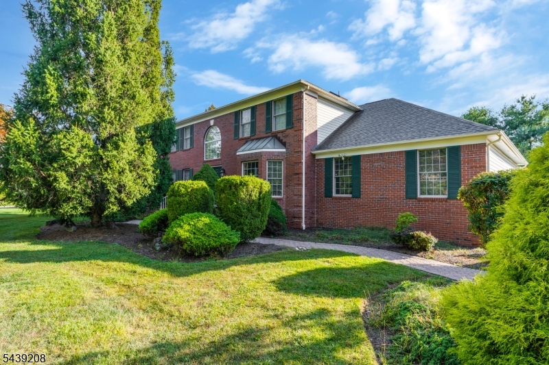 6 Pinewood Lane