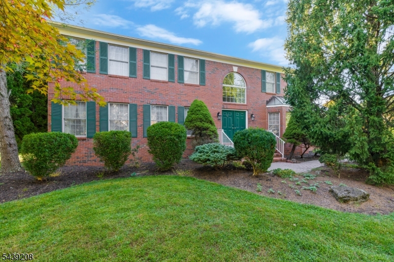 6 Pinewood Lane