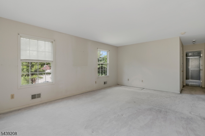 6 Pinewood Lane