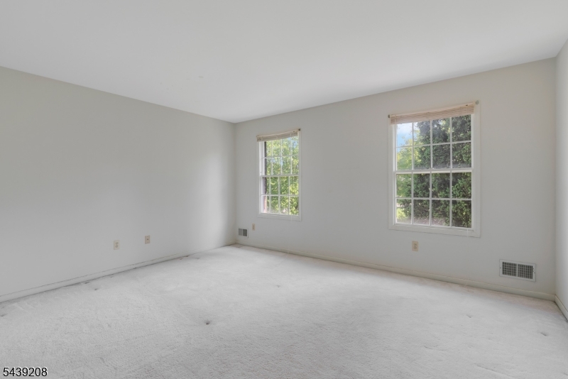 6 Pinewood Lane