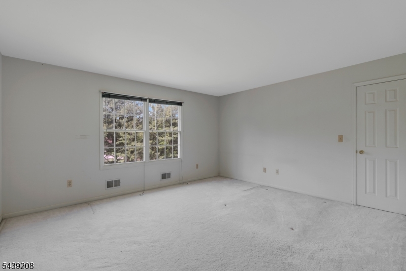 6 Pinewood Lane