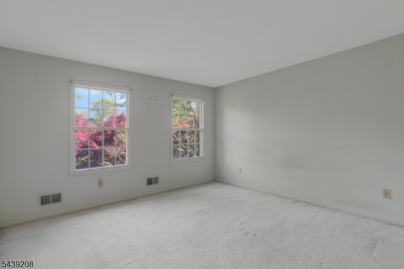 6 Pinewood Lane