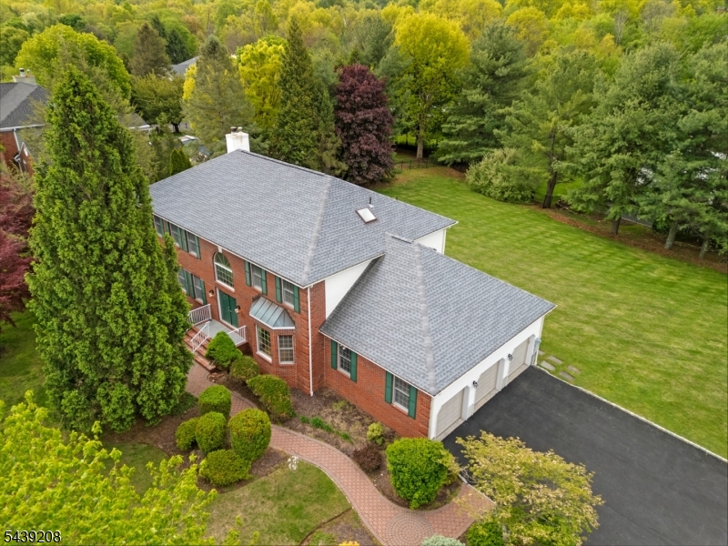 6 Pinewood Lane