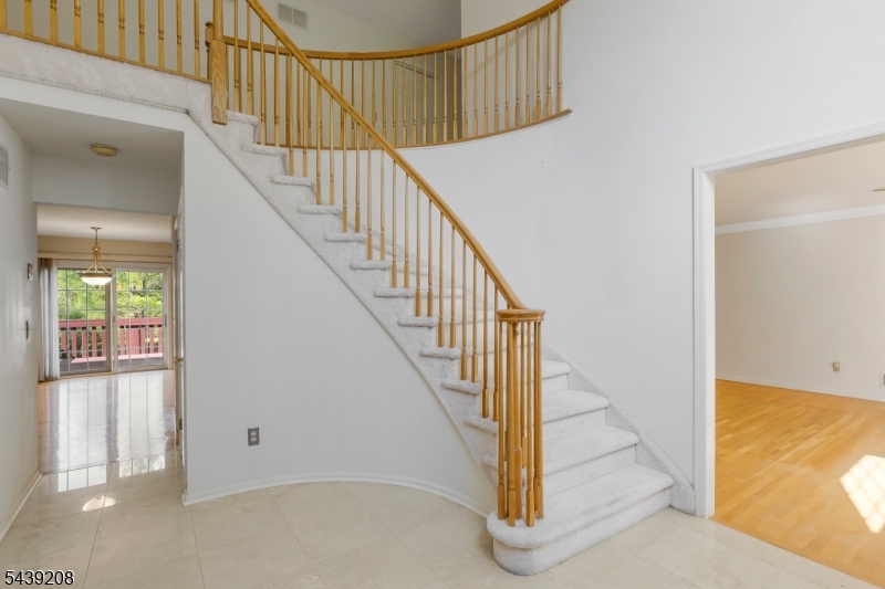6 Pinewood Lane