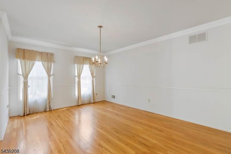 6 Pinewood Lane
