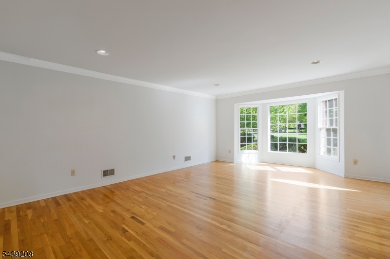 6 Pinewood Lane