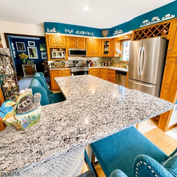 11 Rippling Brook Dr