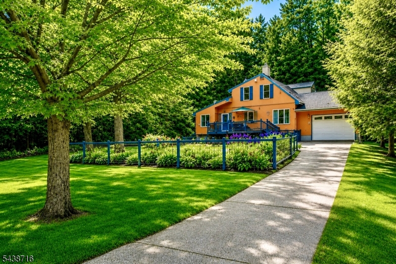 11 Rippling Brook Dr