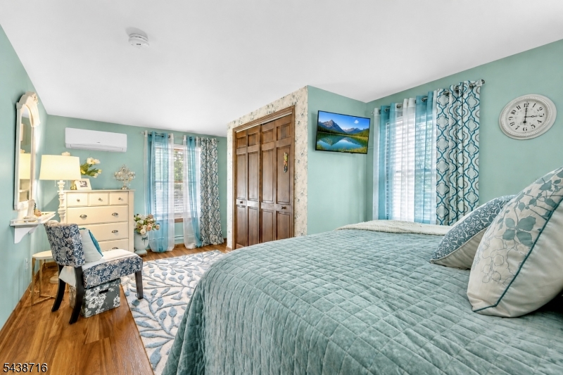 11 Rippling Brook Dr