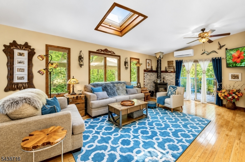 11 Rippling Brook Dr