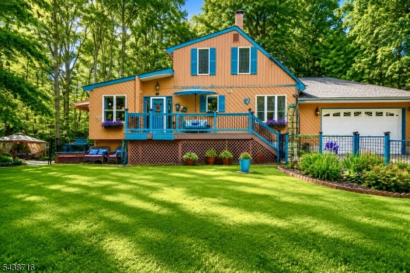 11 Rippling Brook Dr