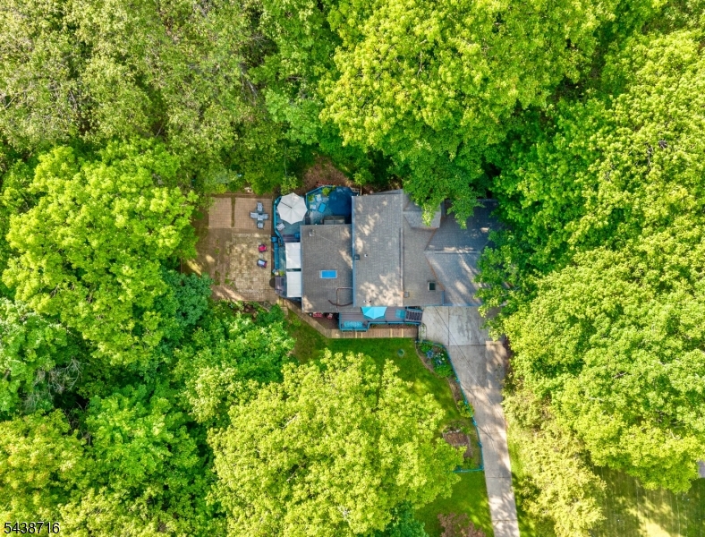 11 Rippling Brook Dr