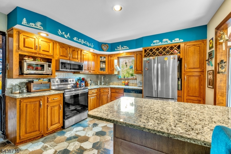 11 Rippling Brook Dr