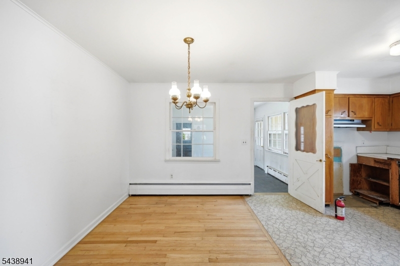 427 Warwick Tpke