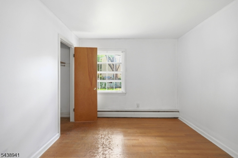427 Warwick Tpke