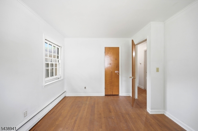 427 Warwick Tpke