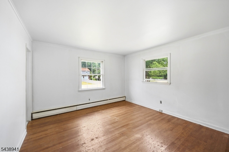 427 Warwick Tpke