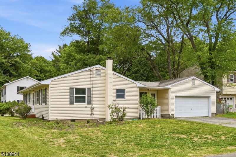 427 Warwick Tpke