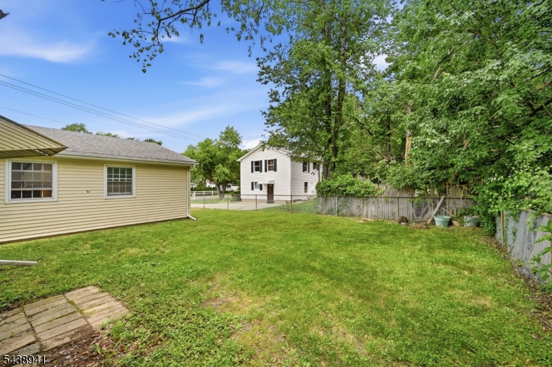 427 Warwick Tpke