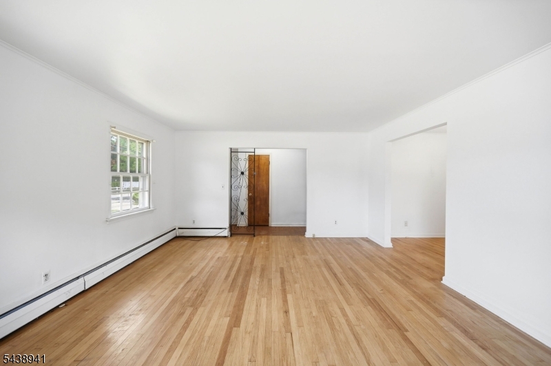427 Warwick Tpke