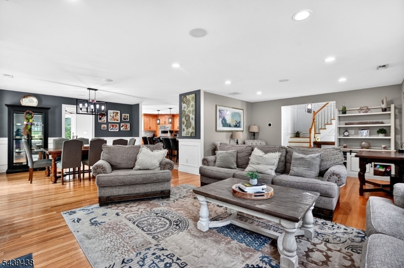 28 Fairview Dr