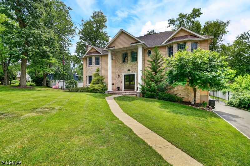 28 Fairview Dr