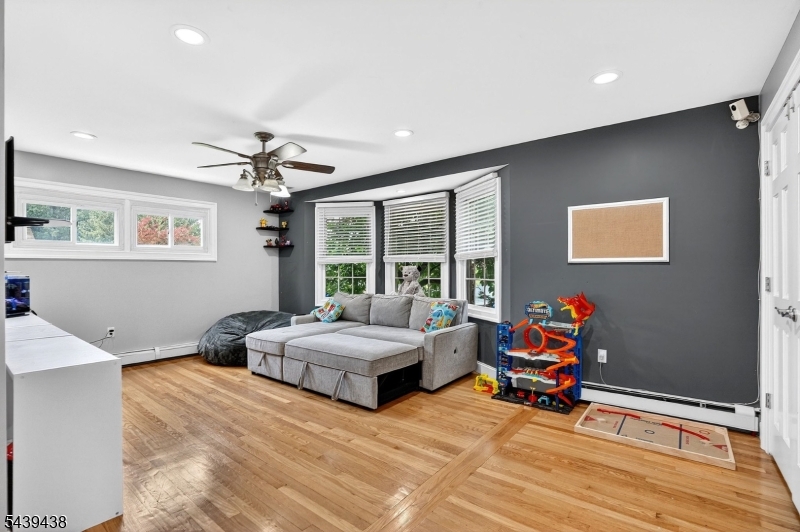 28 Fairview Dr