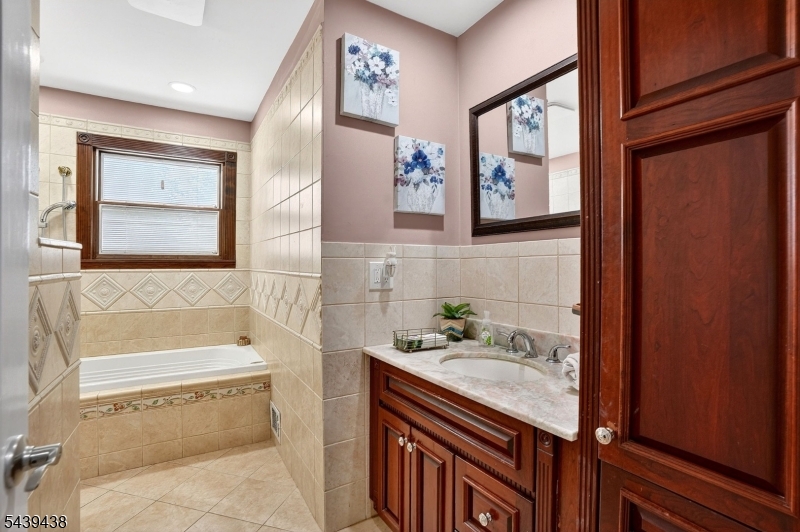28 Fairview Dr