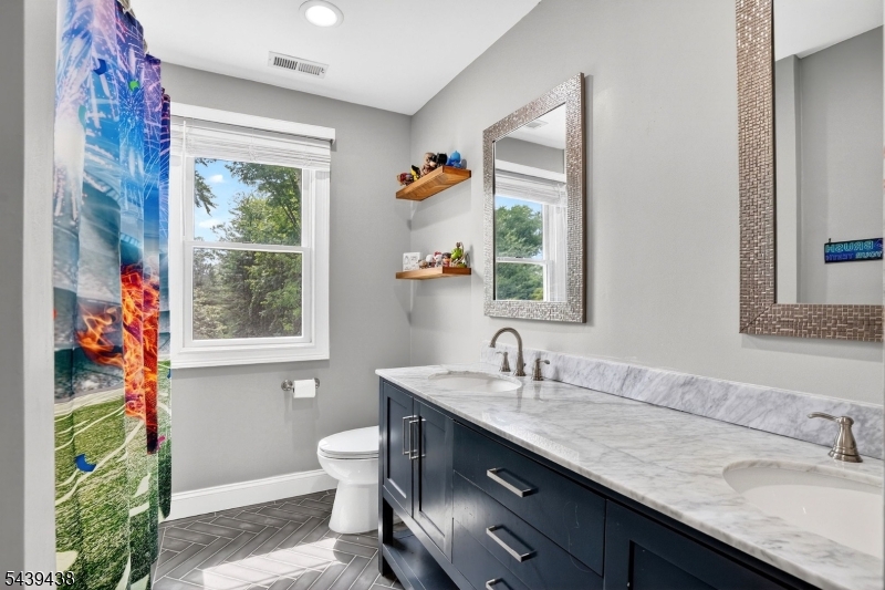 28 Fairview Dr