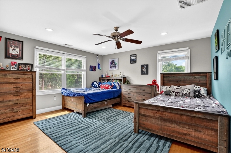28 Fairview Dr