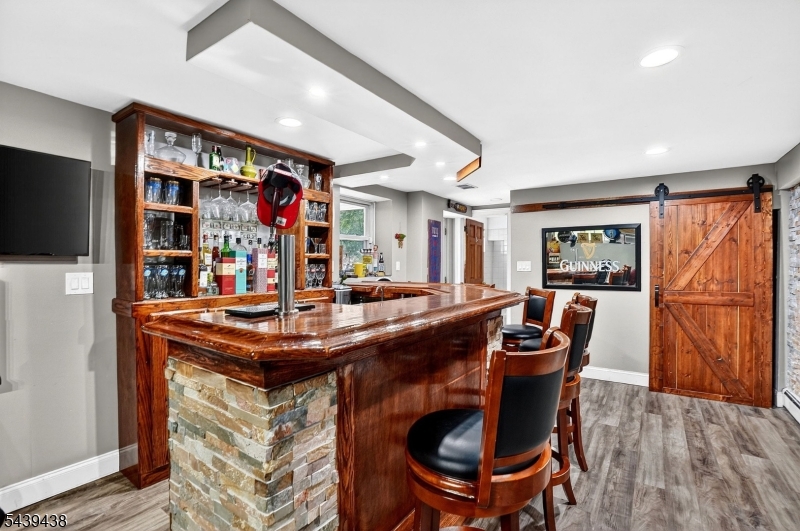 28 Fairview Dr