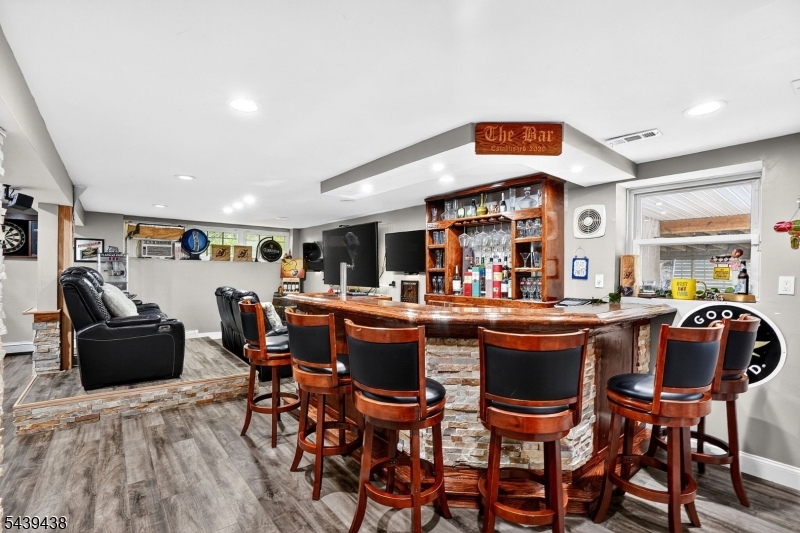 28 Fairview Dr