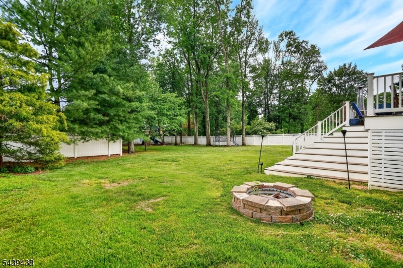 28 Fairview Dr