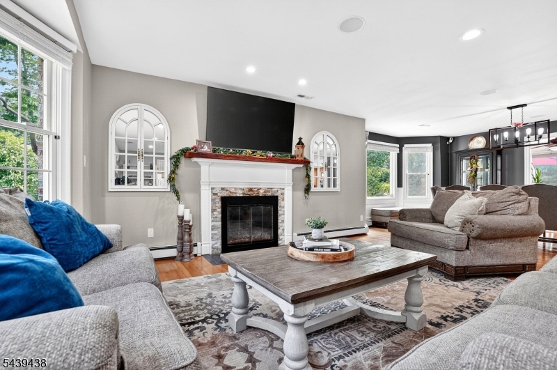 28 Fairview Dr