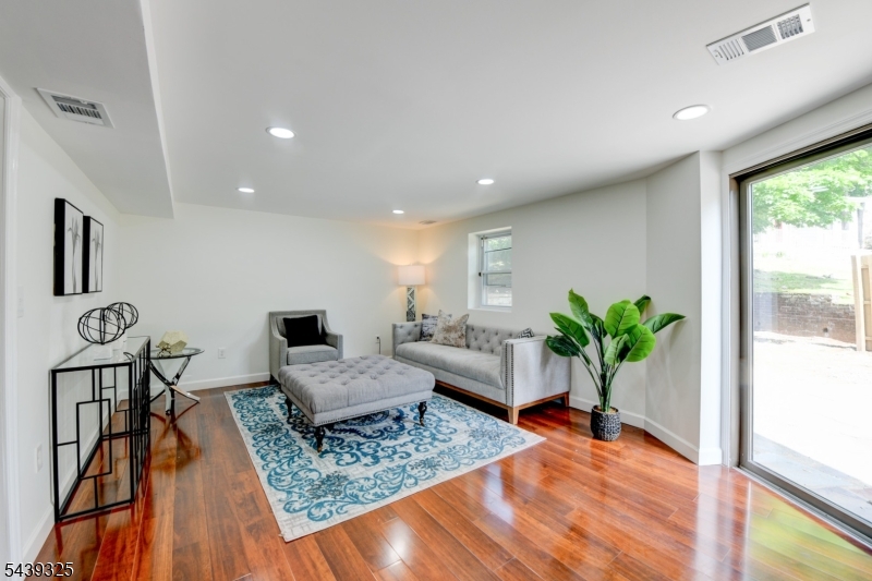 15 Winding Way