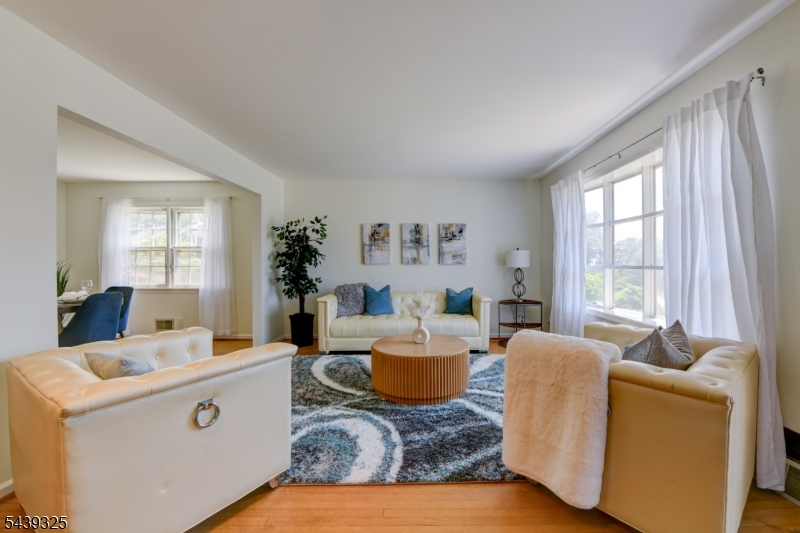15 Winding Way