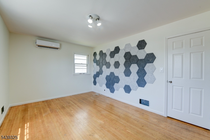 15 Winding Way