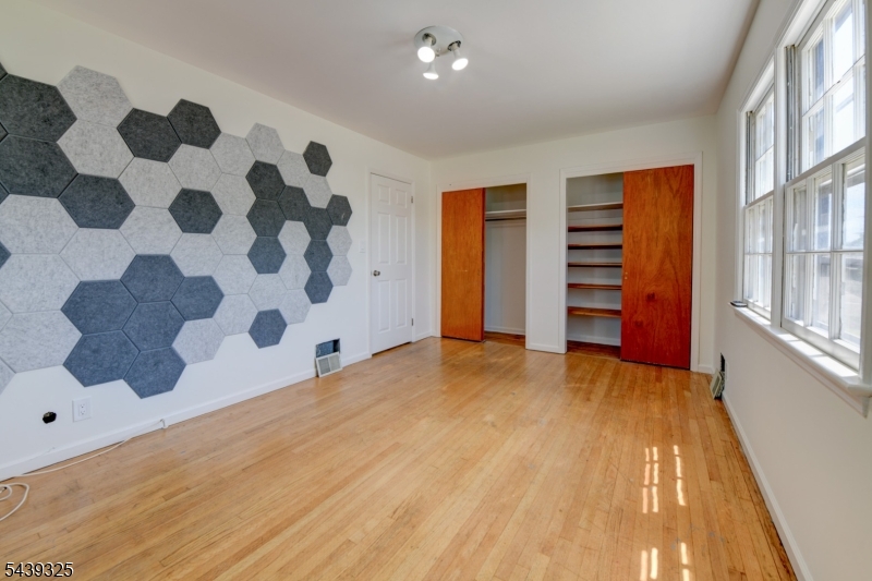 15 Winding Way
