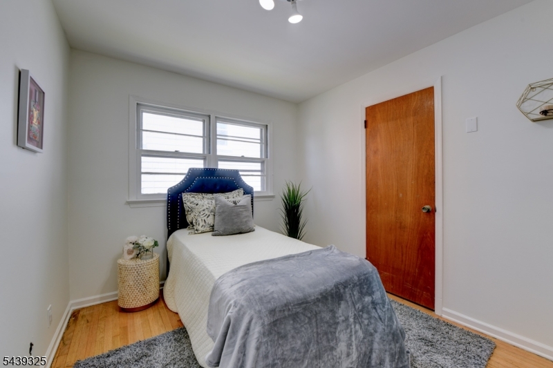 15 Winding Way
